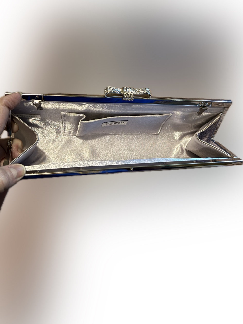 Charming Charlie Silver Pearl Textured Fan Fold Crystal Gems Bow Top Clutch - Picture 9 of 10